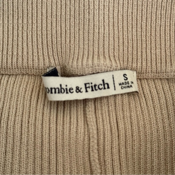 Abercrombie & Fitch Kick Flare Ribbed Slit Sweater Pants - Picture 4 of 4